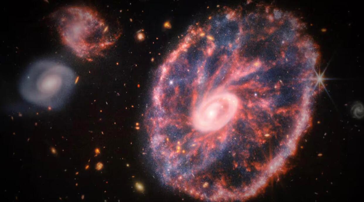 Una extraordinaria captura visual en el cosmos, es denominada “La Mano de Dios"