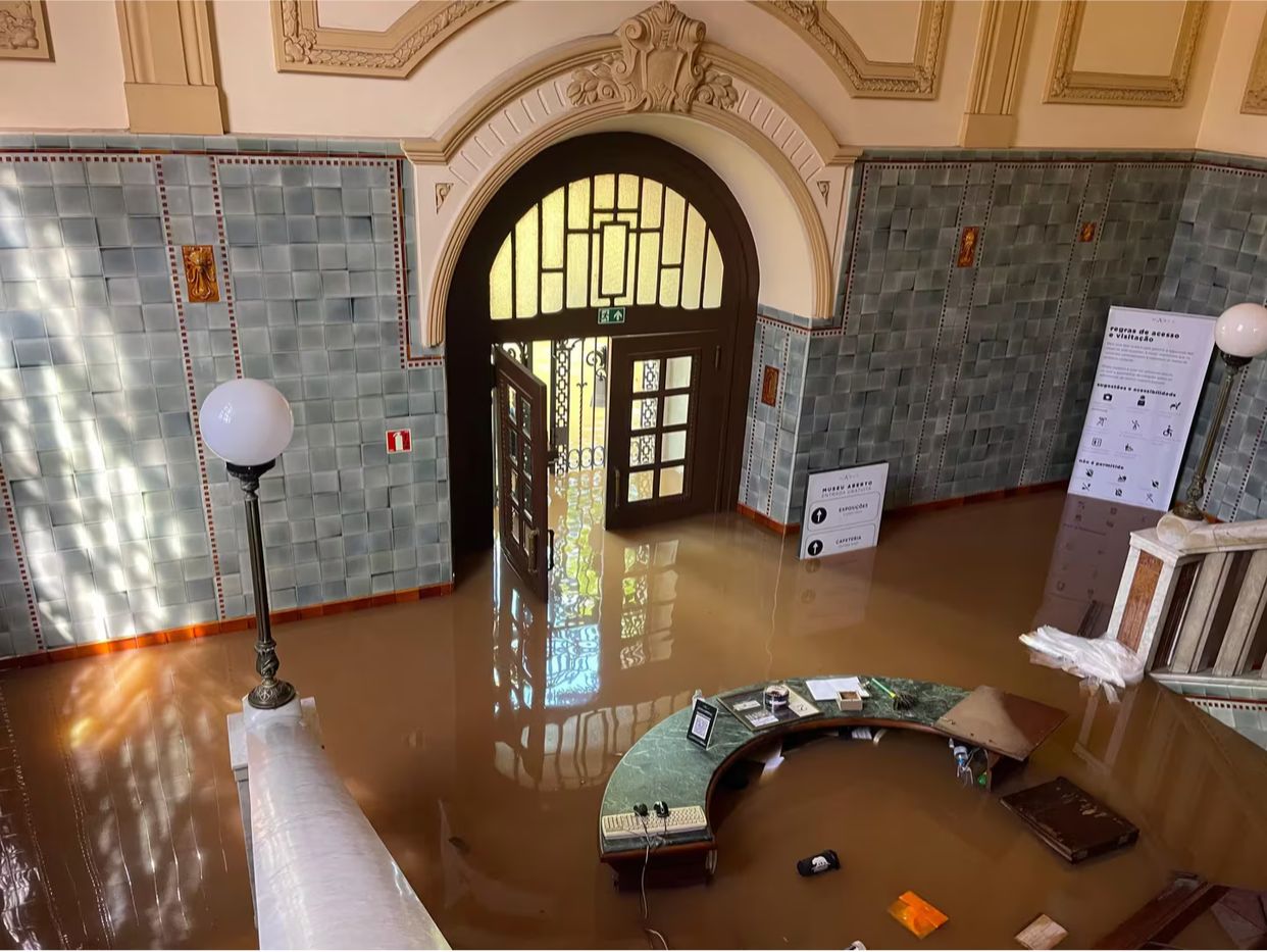 Obras de arte del museo de puerto alegre corren el peligro de inundarse