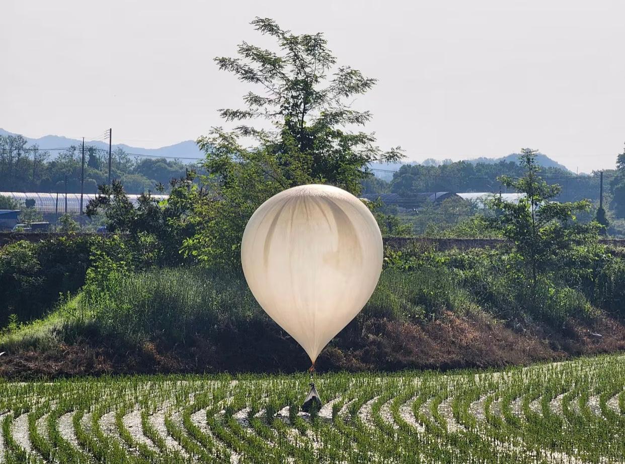 Corea del norte mandó globos aerostáticos con desechos