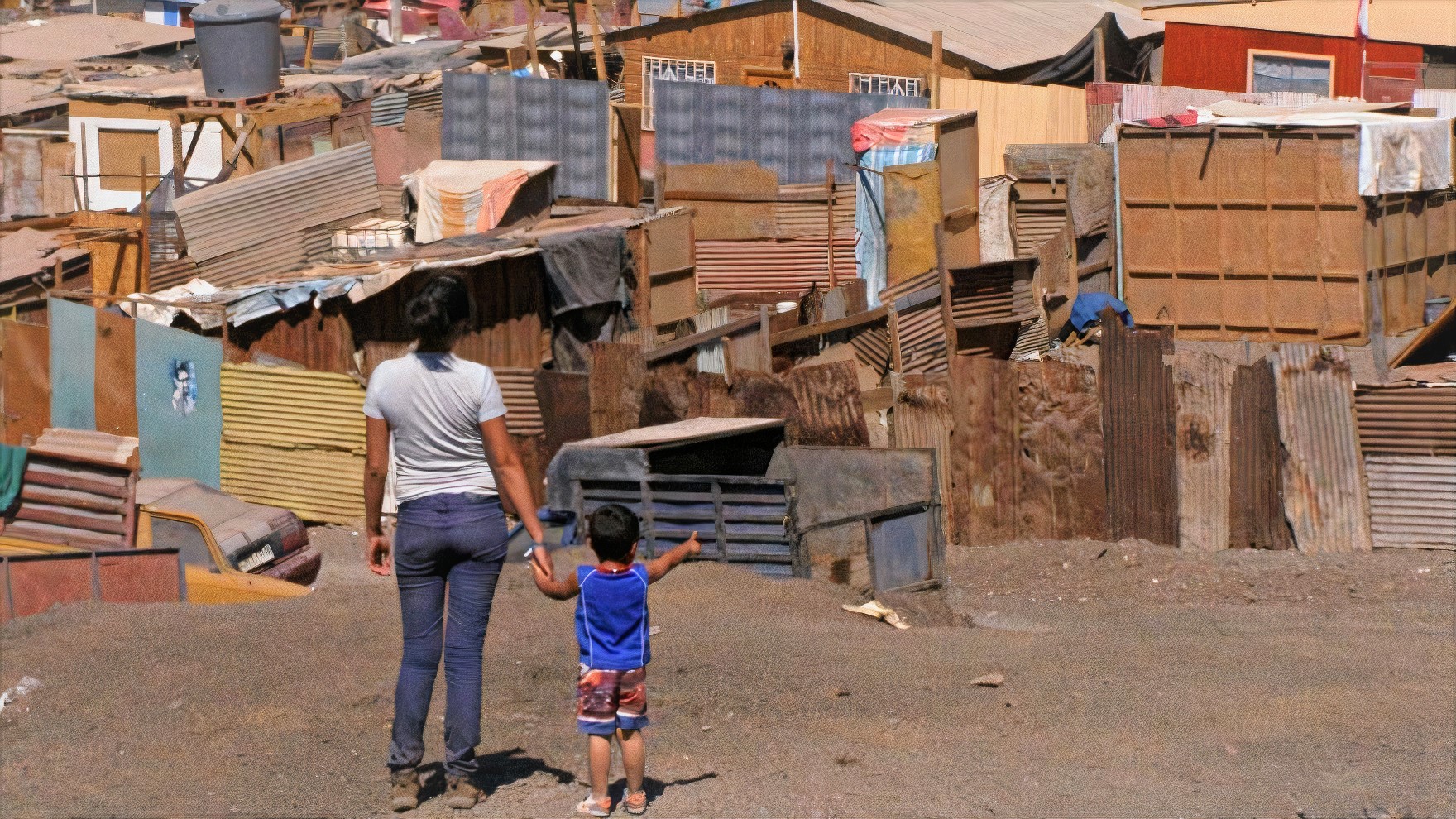Pobreza en Perú se  incrementó de 27.5%  a 29 %, según INEI