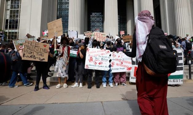 Harvard y el MIT advierten a estudiantes: "Levanten las protestas o enfrenten la suspensión"