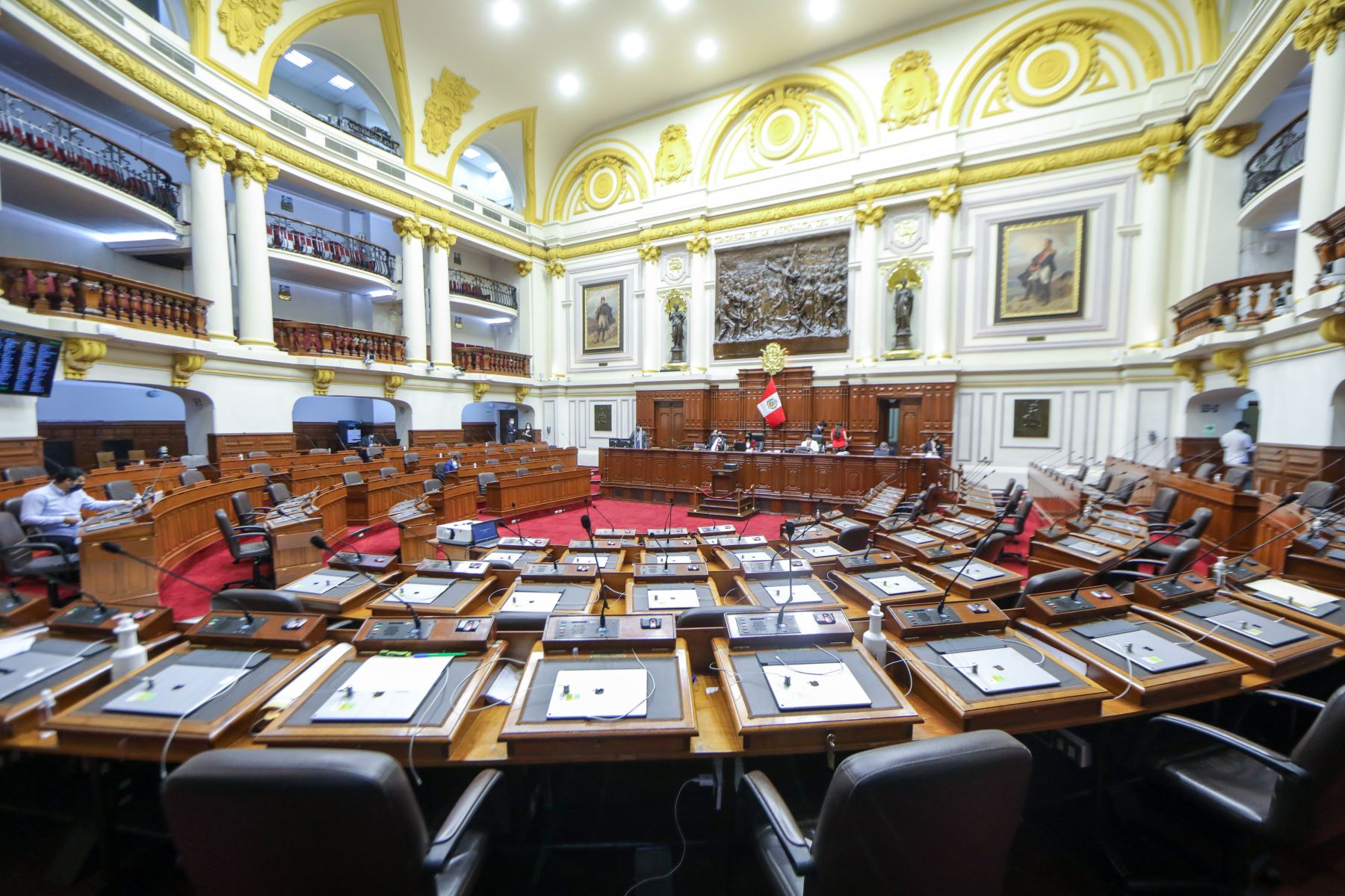 Proponen aumentar el número de parlamentarios en el Congreso