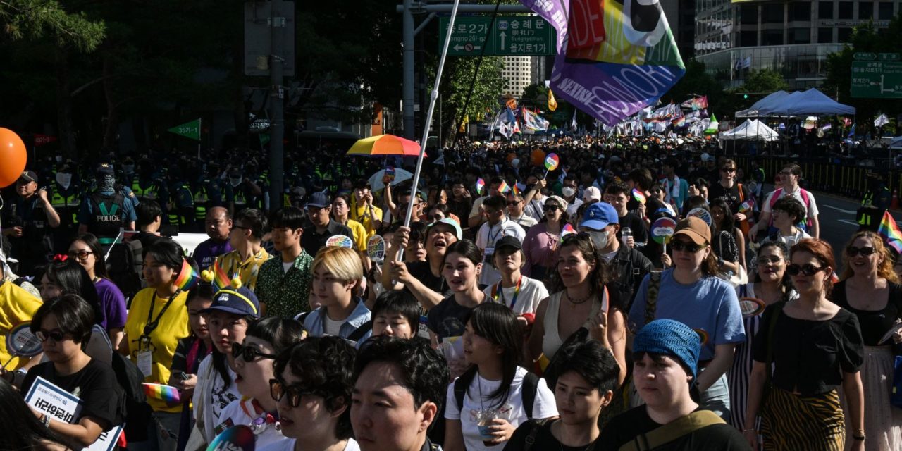El Día del Orgullo LGTBI es celebrado por miles en Corea del Sur