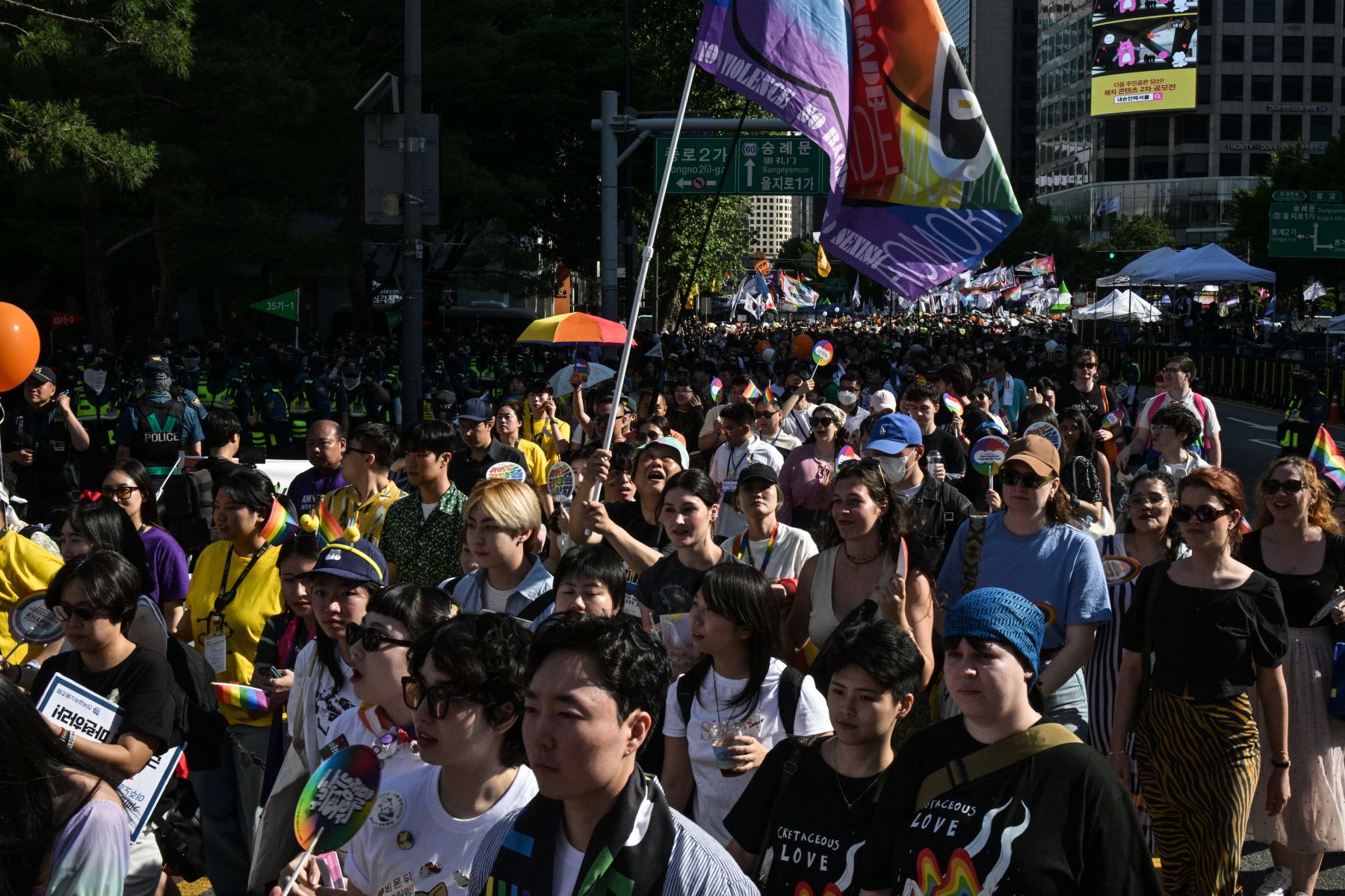 El Día del Orgullo LGTBI es celebrado por miles en Corea del Sur