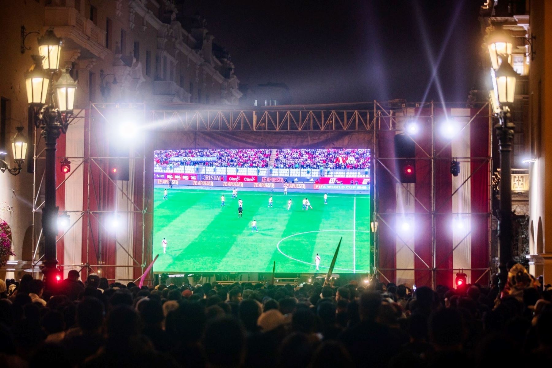 ¡Fiesta asegurada en la Plaza Mayor! Vive la Copa América 2024 junto a la selección peruana