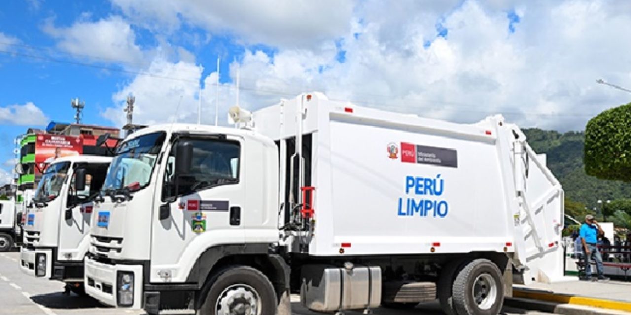 Nueva Cajamarca celebra la llegada de nuevos camiones de limpieza