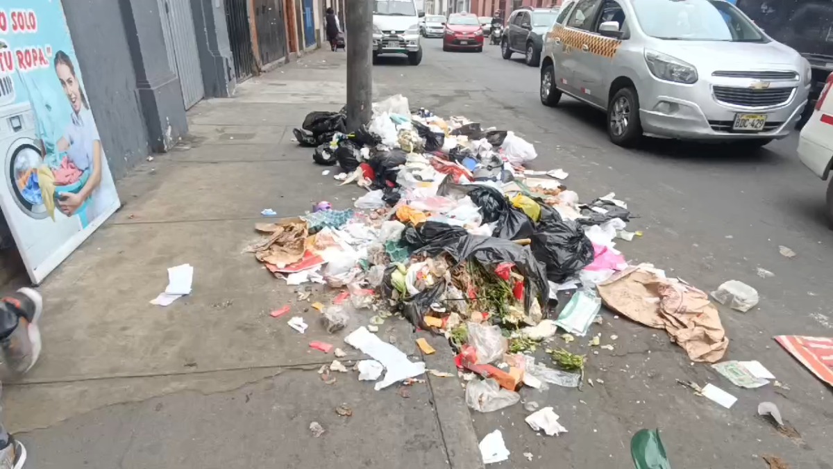 Cercado de Lima: Calles aparecen abarrotadas de desechos