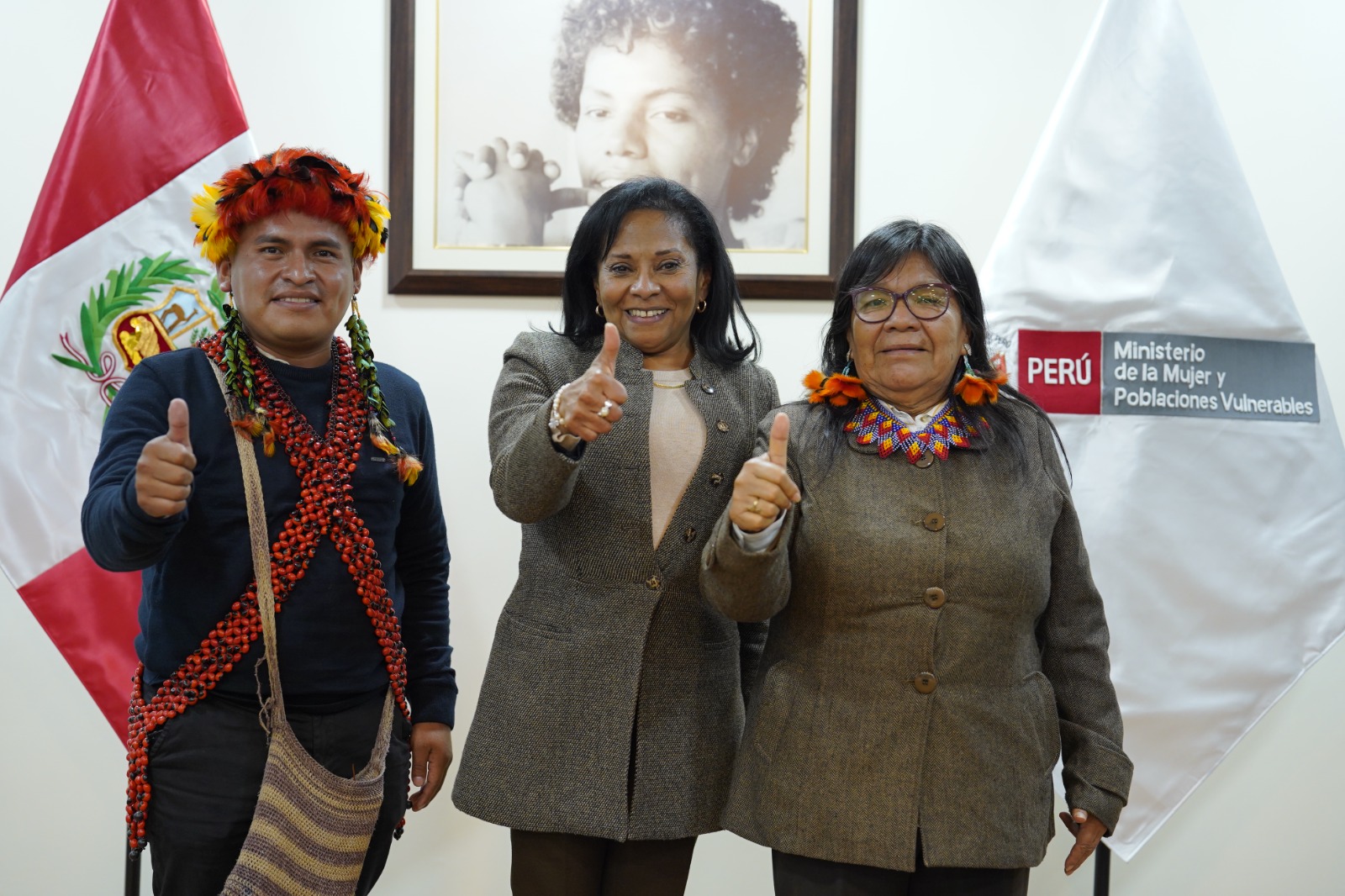 Ministra de la Mujer dialogó con líderes indígenas de Amazonas