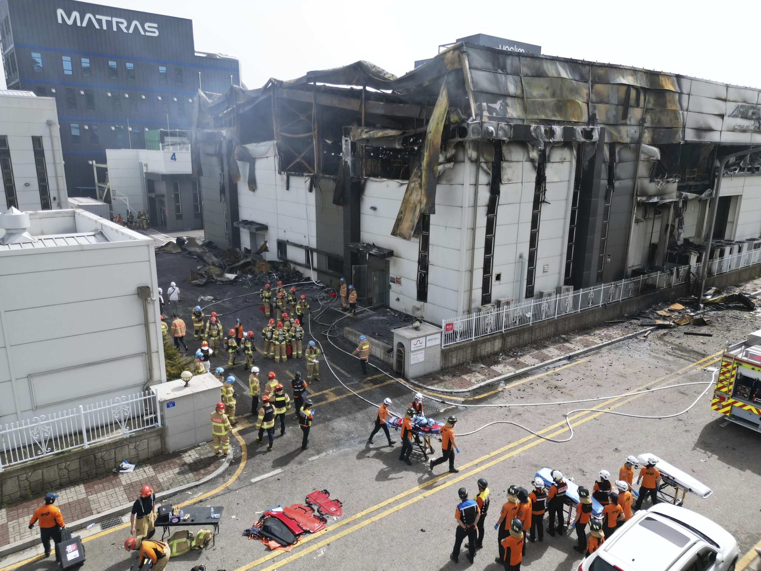 Corea del Sur: Incendio en fabrica de litio deja más de 20 muertos