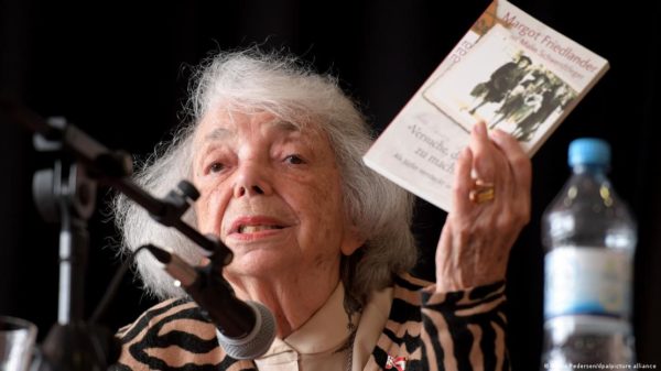 Margot Friedlander sobreviviente del Holocausta está en contra de toda guerra