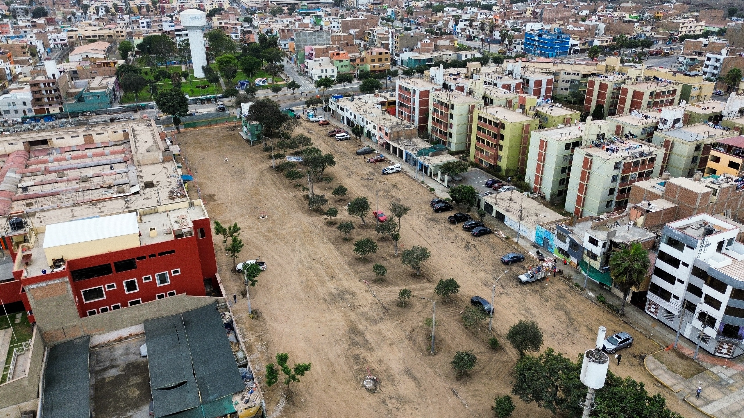 Alcalde Alex Callán inspecciona avance de obra en Boulevard Simón Bolívar