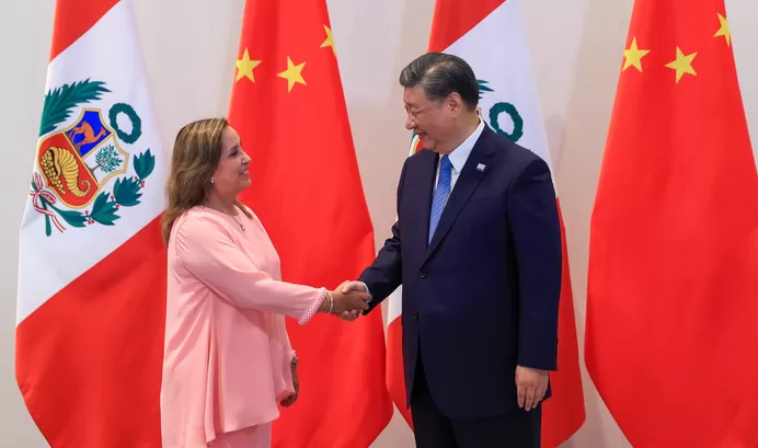 Dina Boluarte viajaría a China junto a 8 congresistas