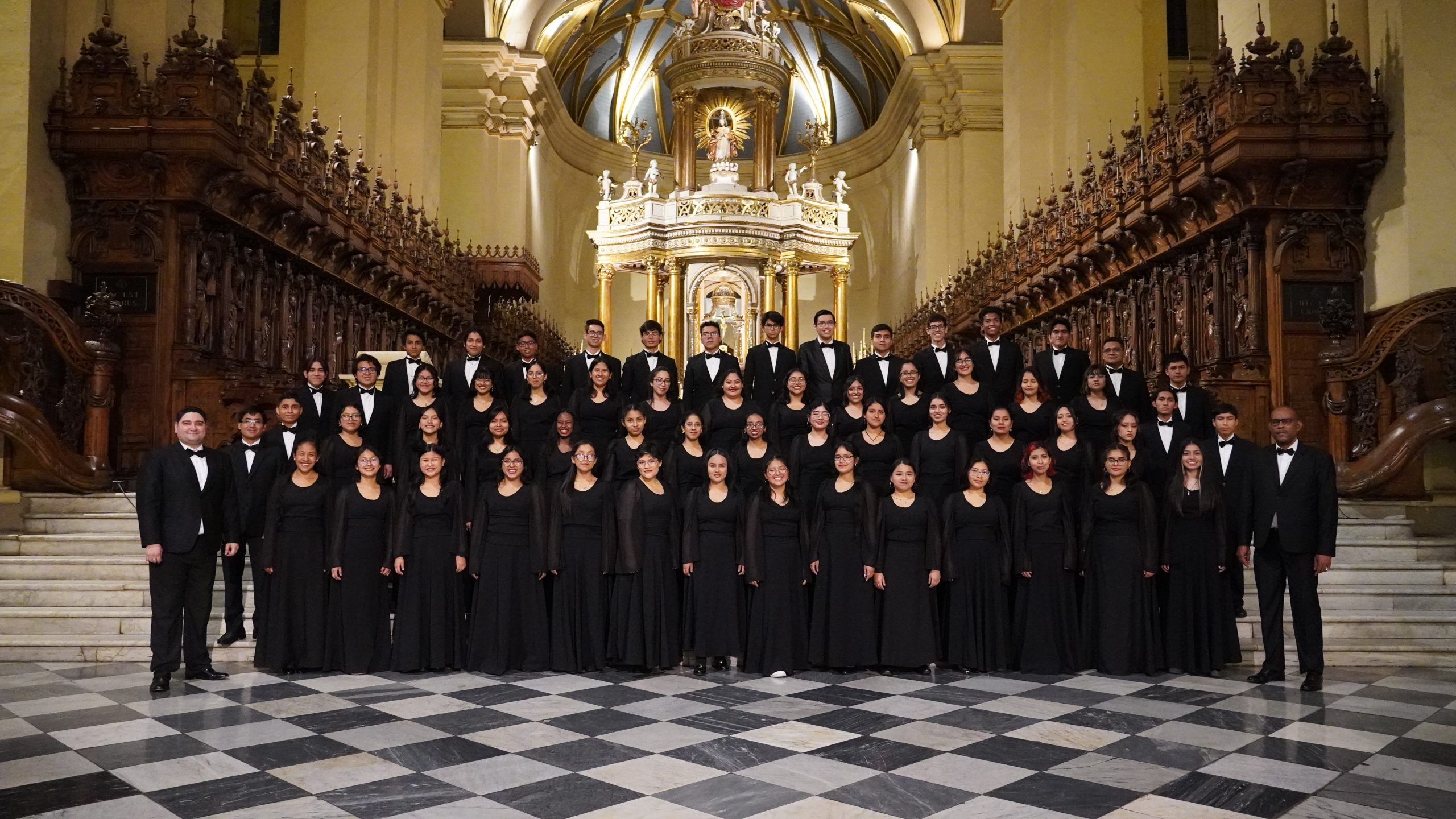 Coro Juvenil Sinfonía por el Perú inicia gira musical por Austria