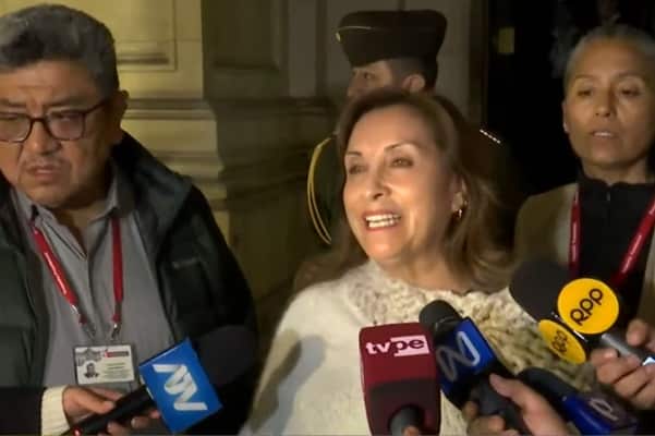 Dina Boluarte reconoce incidente con periodistas en el COEN