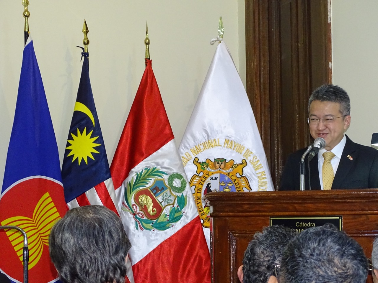 “La política no alineada de ASEAN es importante para la paz”