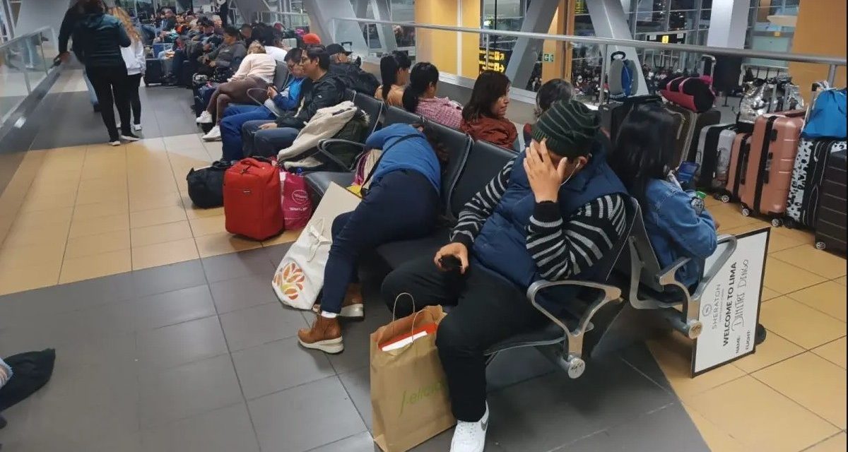 Vuelos cancelados y miles de pasajeros afectados en Perú