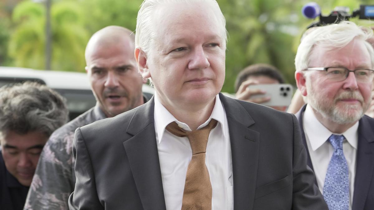 Julian Assange, fundador de WikiLeaks, llega a Australia