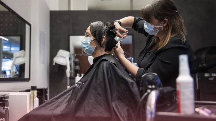 El congreso propone reducir el IGV en peluquerías