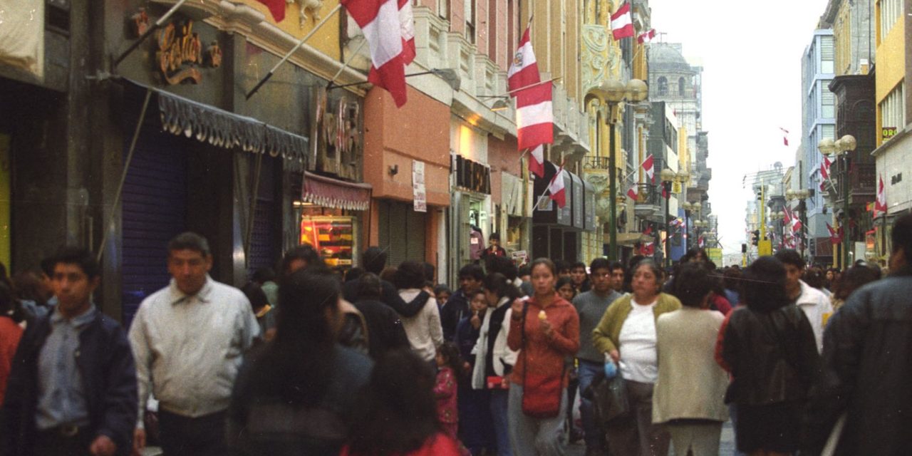 Desde hoy es obligatorio el embanderamiento en el Cercado de Lima por Fiestas Patrias