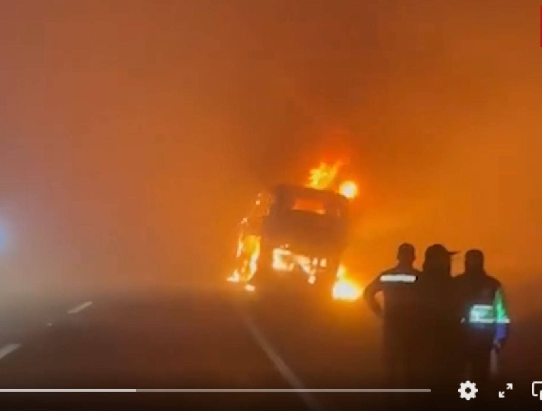 Incendio de bus en Pasamayo provoca nuevo choque múltiple: Dos personas desaparecidas
