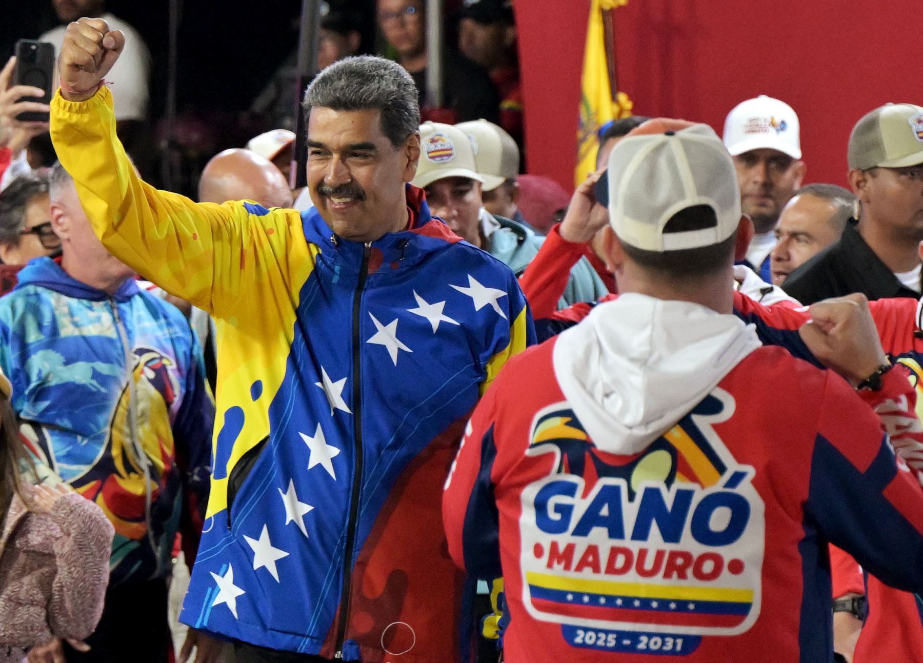 Maduro exige respeto a la voluntad popular tras ser reelegido presidente