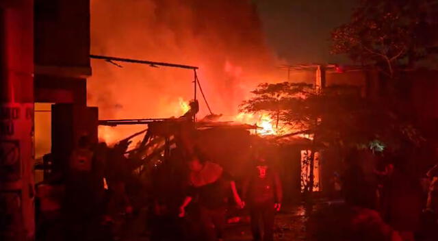 ¡Alerta! Incendio consume cuatro viviendas en Independencia