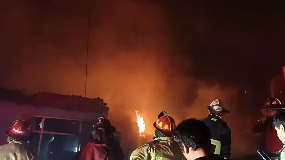 Incendio de gran magnitud destruye diez casas en asentamiento humano de Ventanilla