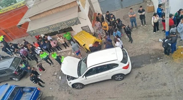 Camioneta arrolló a 20 en Los Olivos