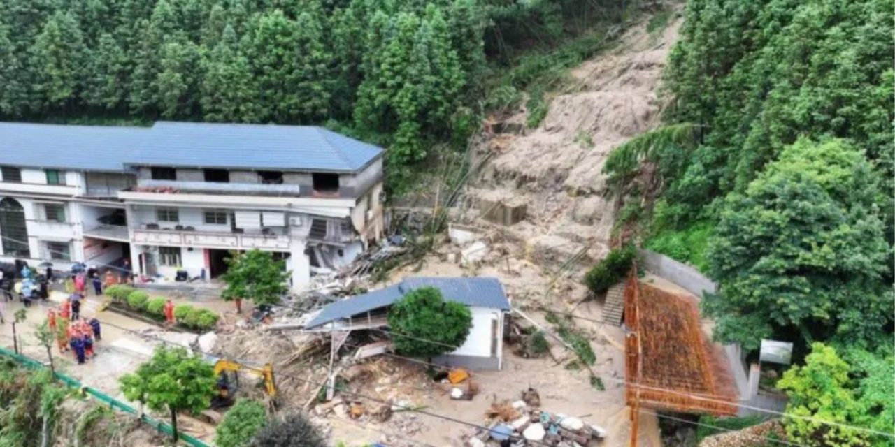China: Deslizamiento de tierra deja 15 fallecidos y seis heridos