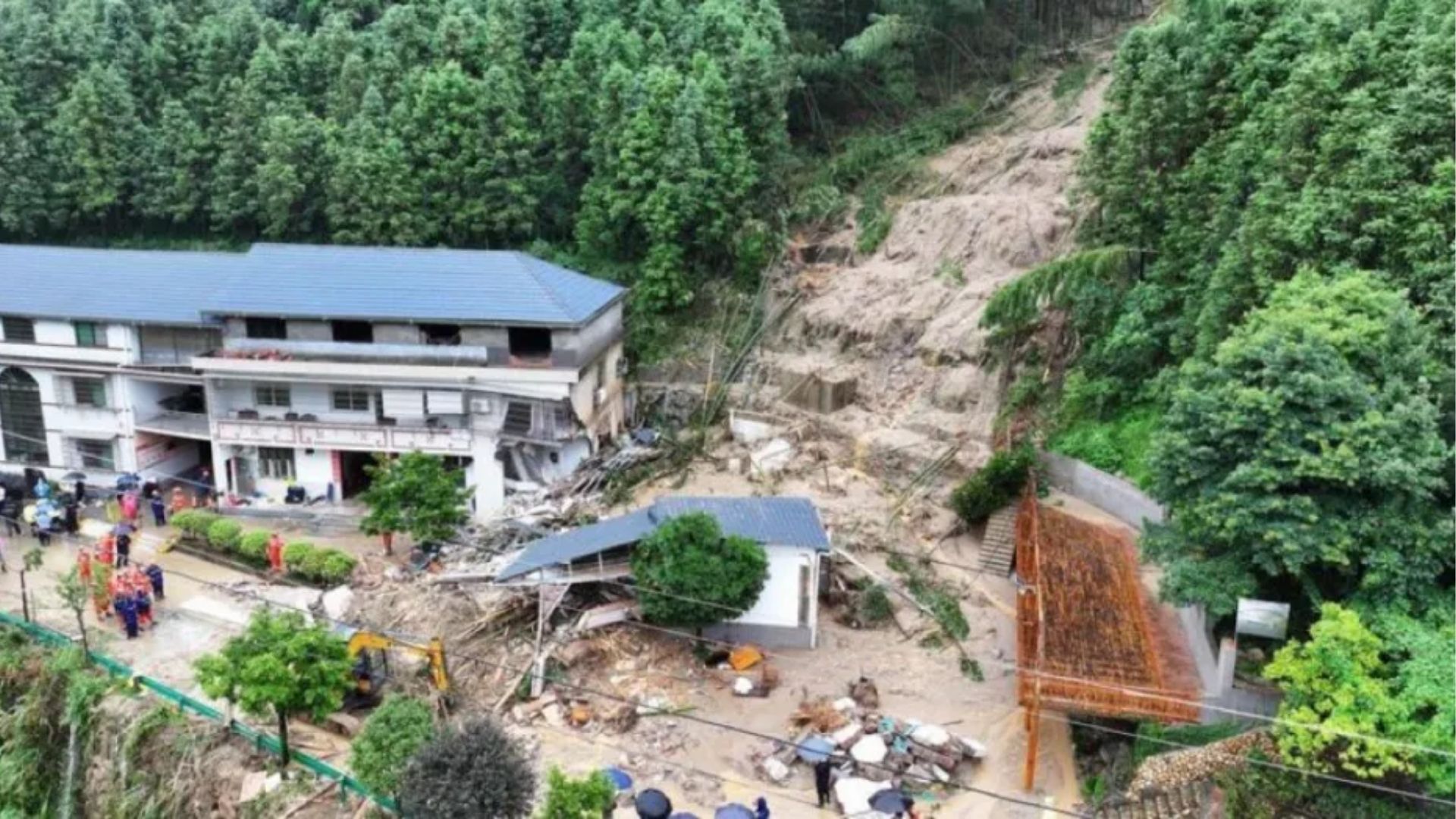 China: Deslizamiento de tierra deja 15 fallecidos y seis heridos