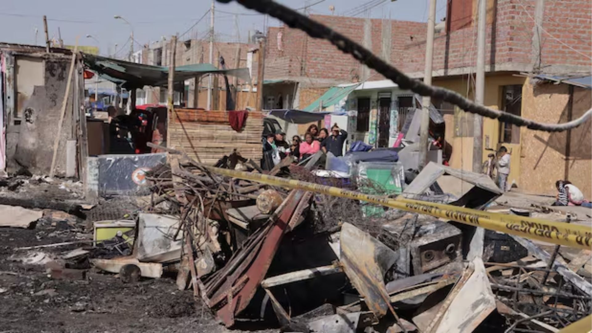 ¡Alerta en Pisco! Incendio deja a 12 familias desamparadas 