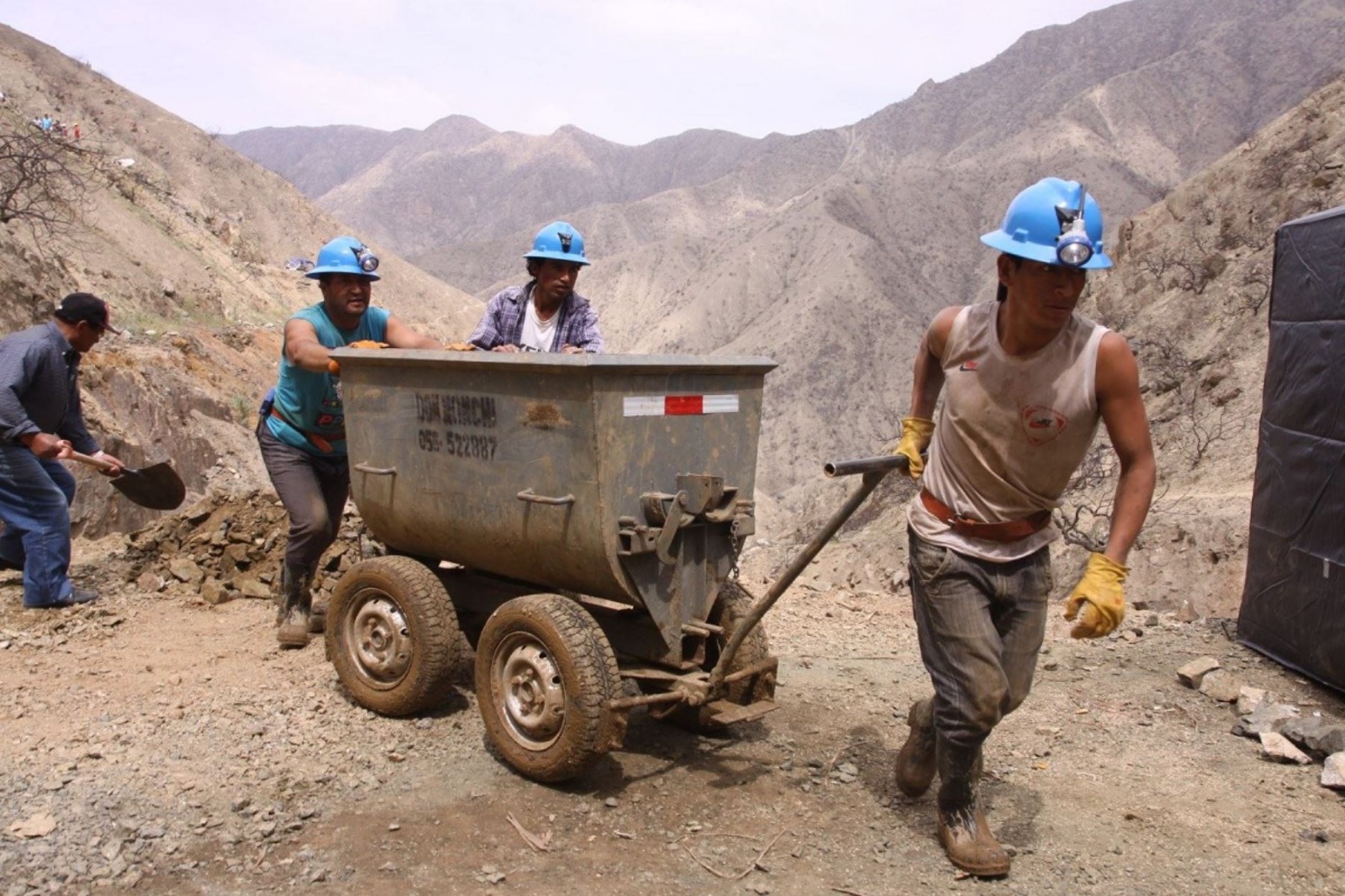 Mineros ilegales recaudan más de US$90 millones