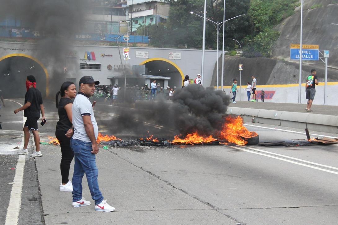 Venezuela: disturbios y cacerolazos luego del fraude electoral