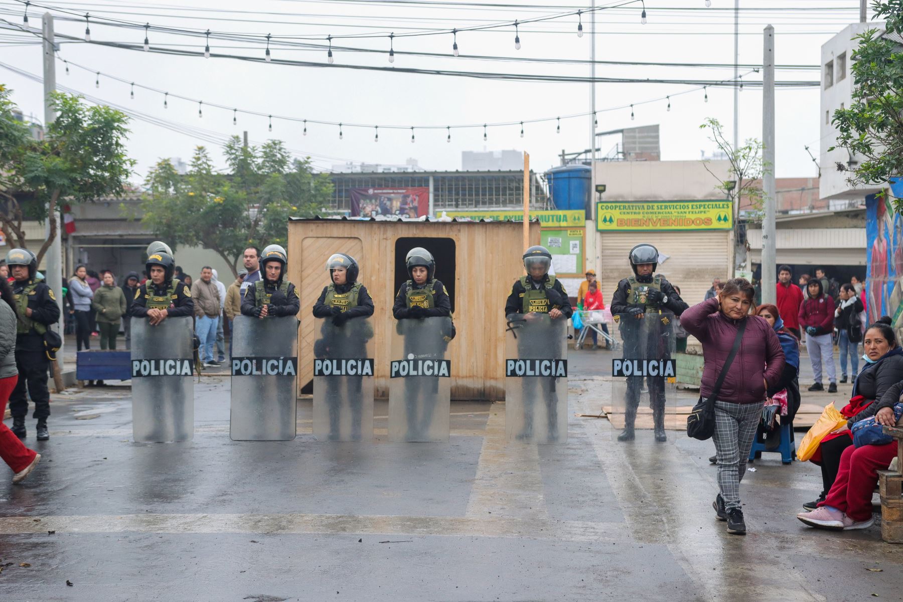Surquillo: comerciantes desalojados exigen trabajar en el boulevard San Lorenzo