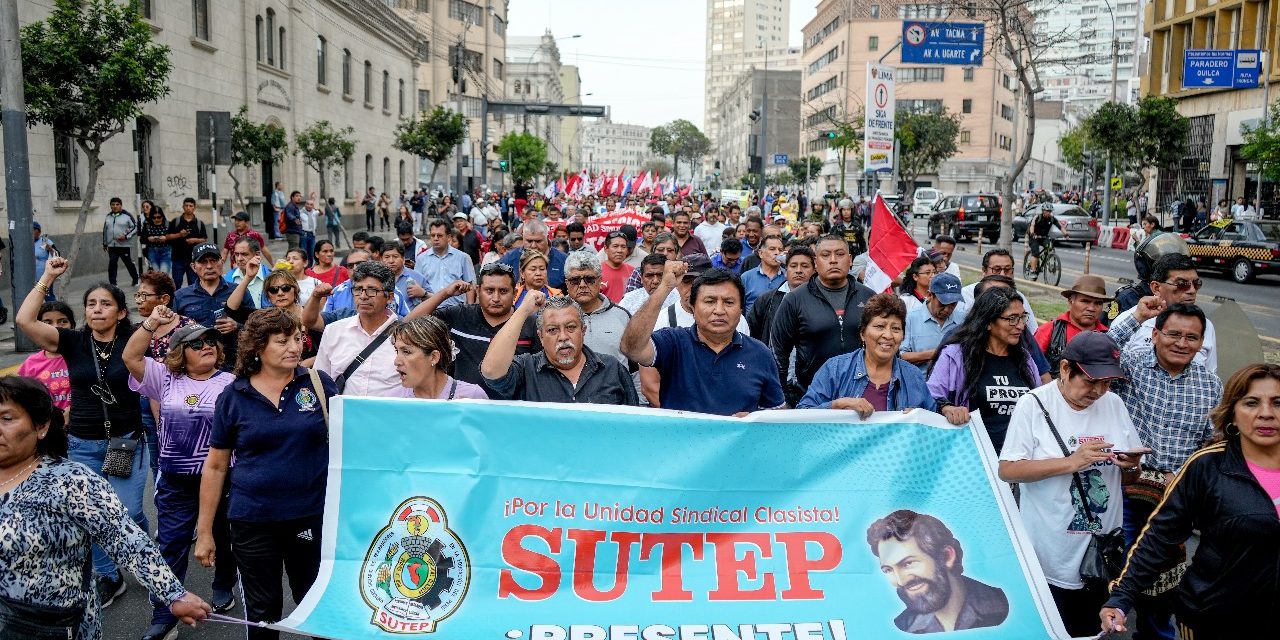 Sutep anuncia huelga nacional de docentes