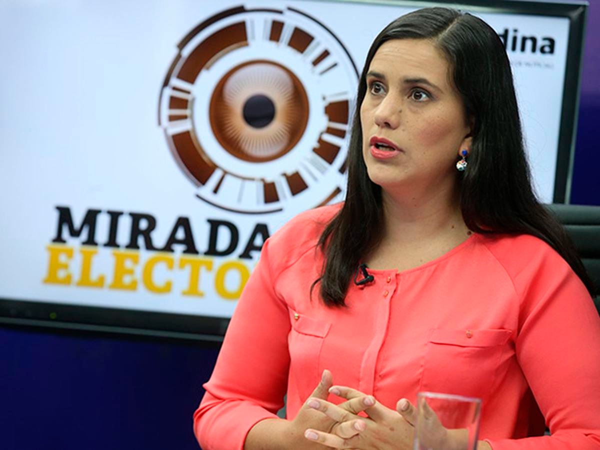 Verónika Mendoza no deslinda con el chavismo