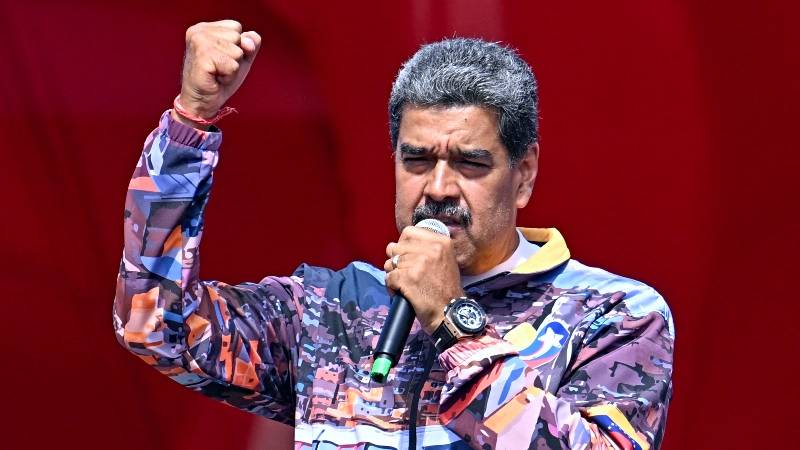 Nicolás Maduro bloquea espacio aéreo venezolano