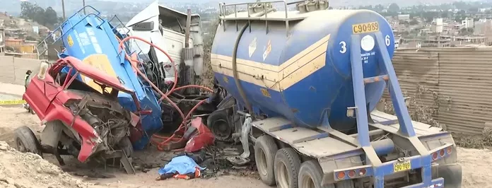Fatal choque entre cisternas en Lurín deja un muerto y un herido