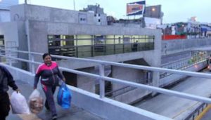 Accidente de bus del metropolitano en Miraflores causa retrasos en Lima