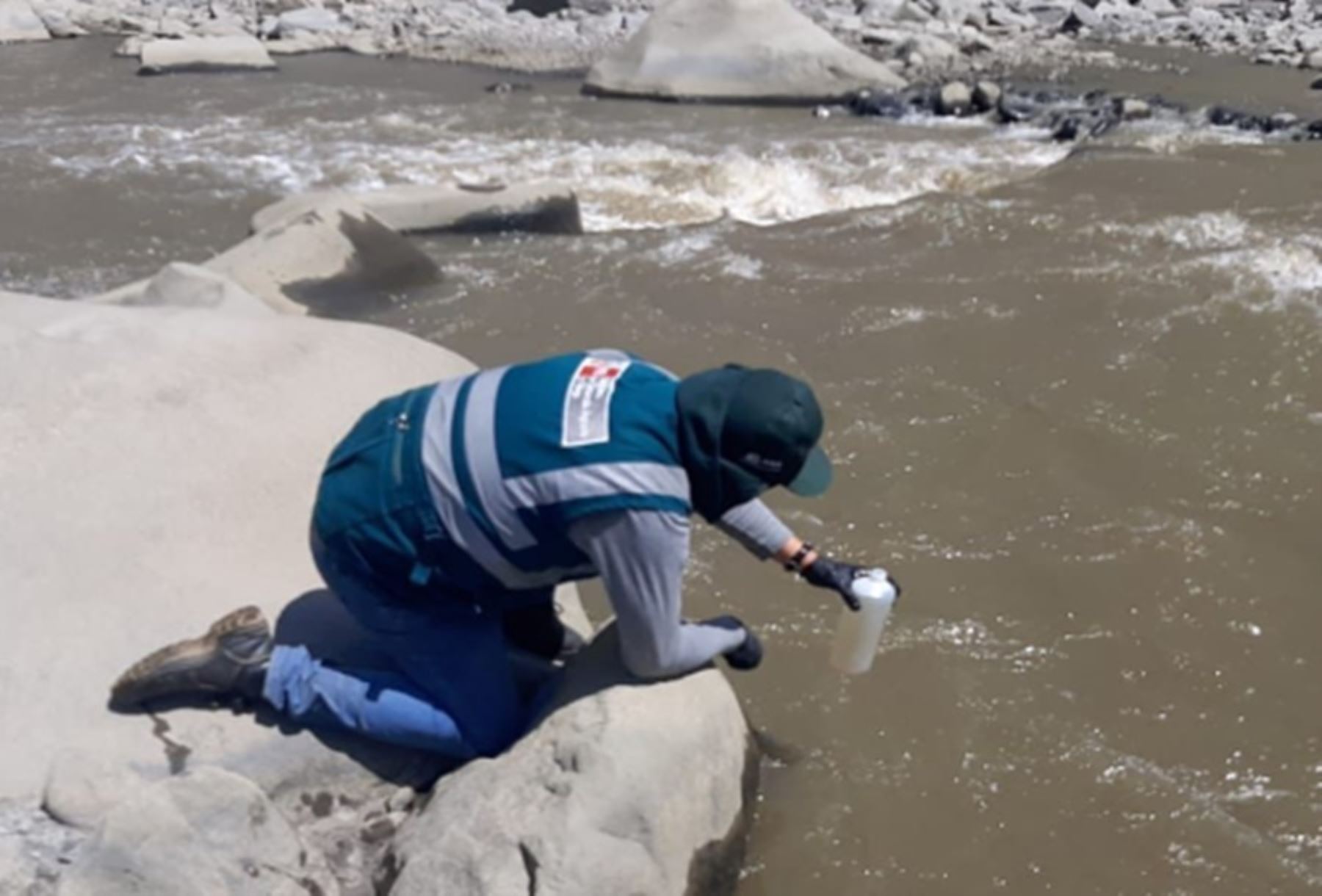 Reabren bocatomas de Chinecas y Chavimochic para riego agrícola tras contaminación del río Santa