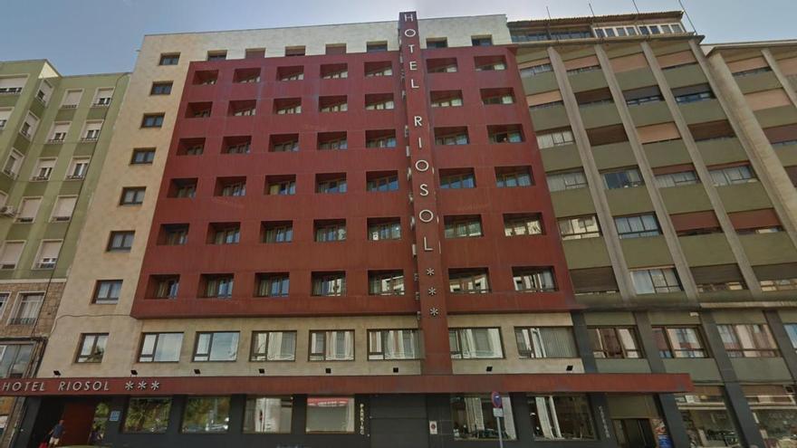 Una pareja muere tras caer del sexto piso de un hotel en España