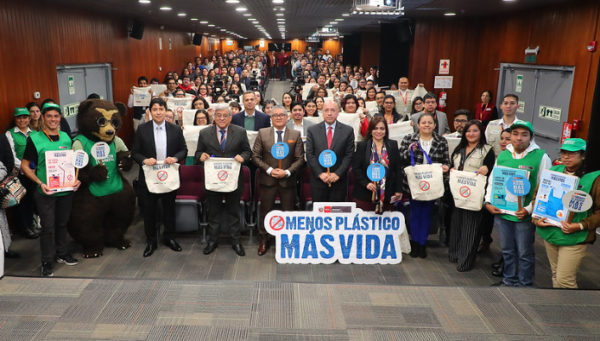 Independencia: Minam realiza campaña "Menos plástico, más vida"