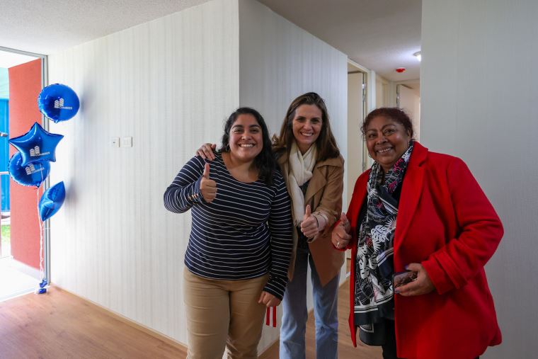 Ministra Hania Pérez otorgó crédito Mivivienda número 200.000