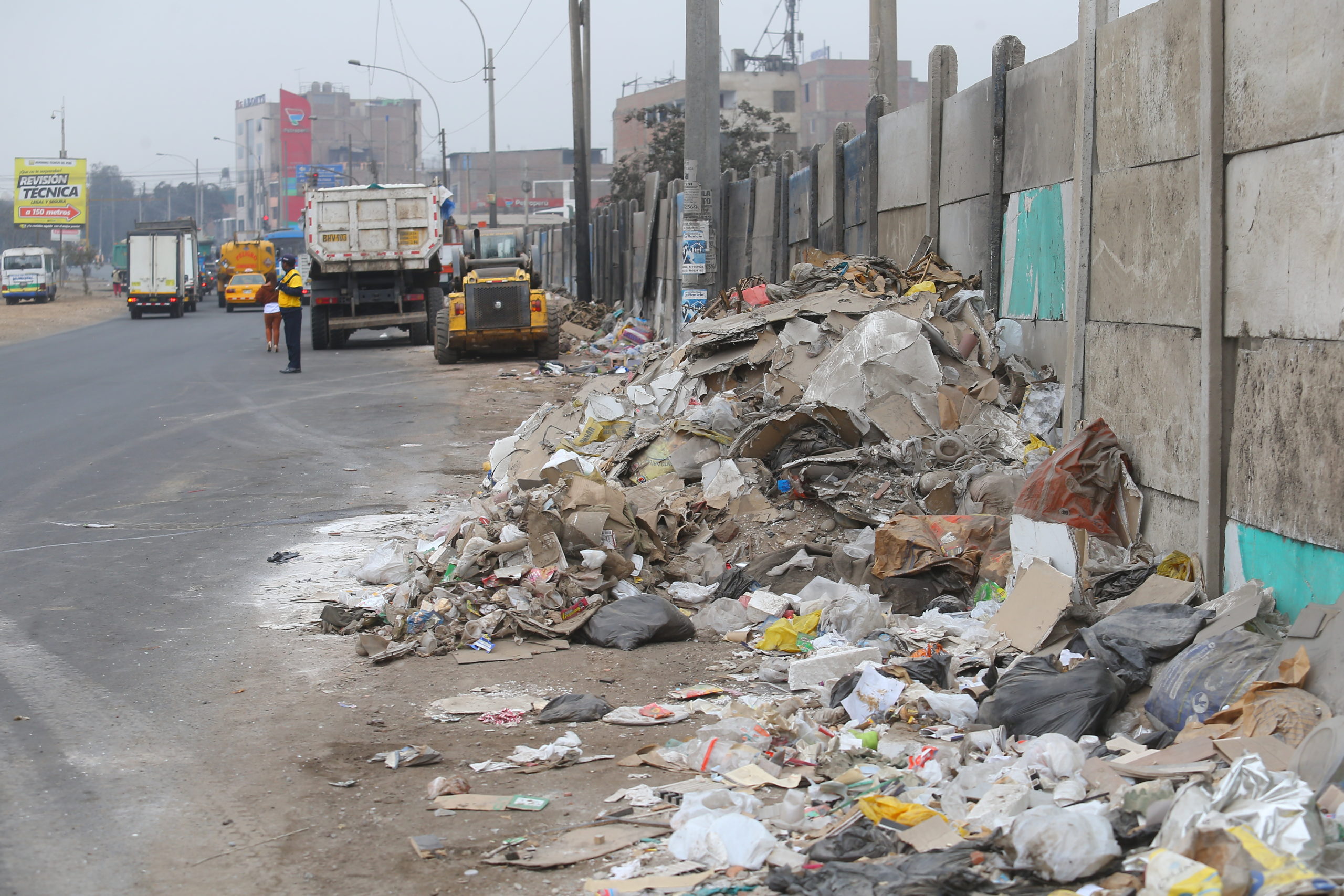   SMP: Alcalde recogió 120 toneladas de basura y desmonte en la Av. Trapiche