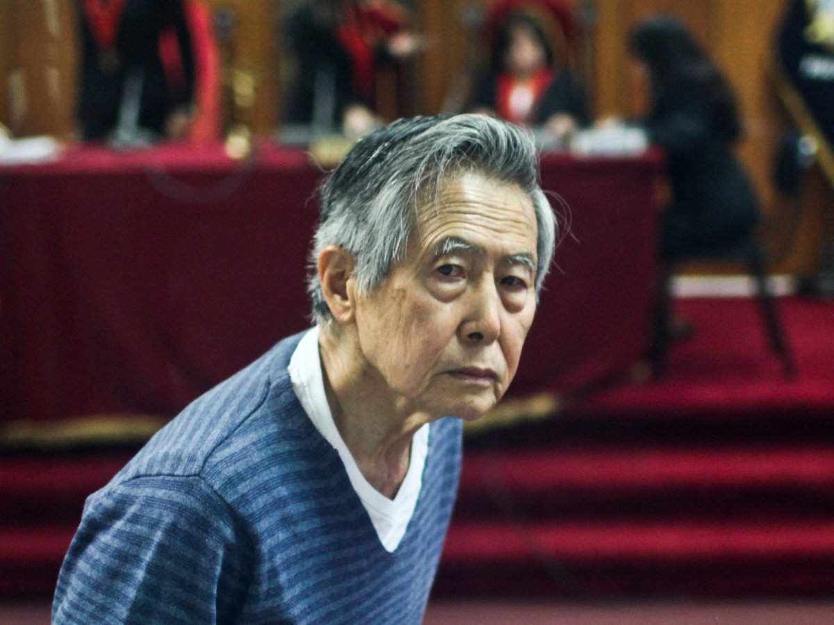 Alberto Fujimori derrota nuevamente a los rojos