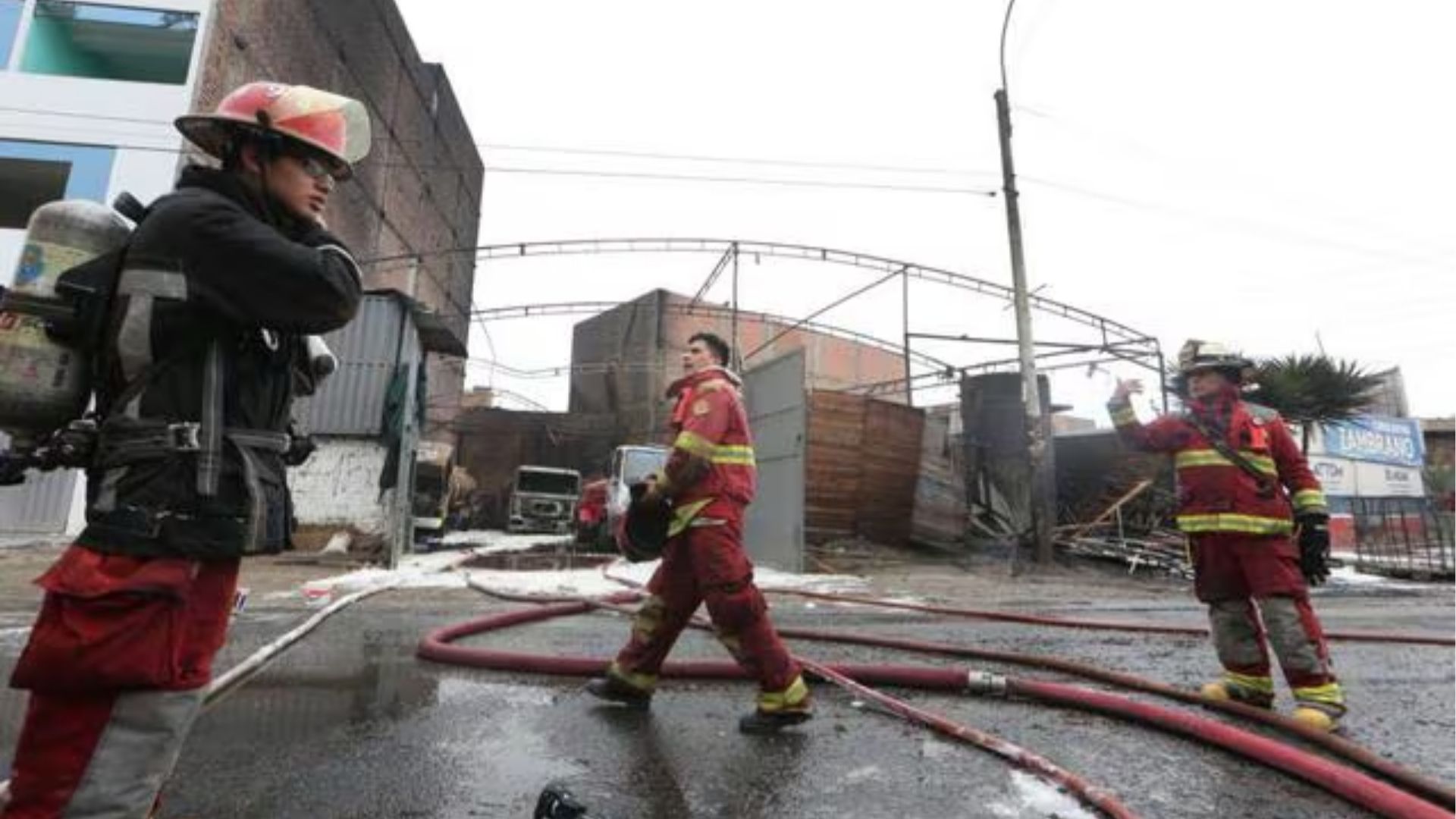 ¡Alerta! Un fallecido tras incendio en Villa el Salvador