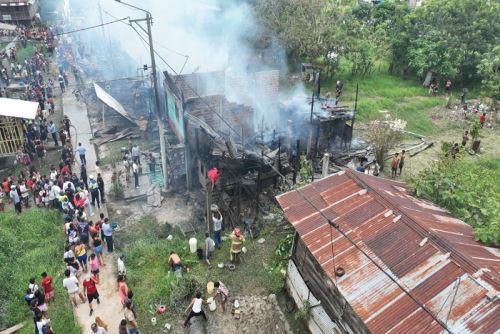 Iquitos: Incendio deja 20 familias damnificadas