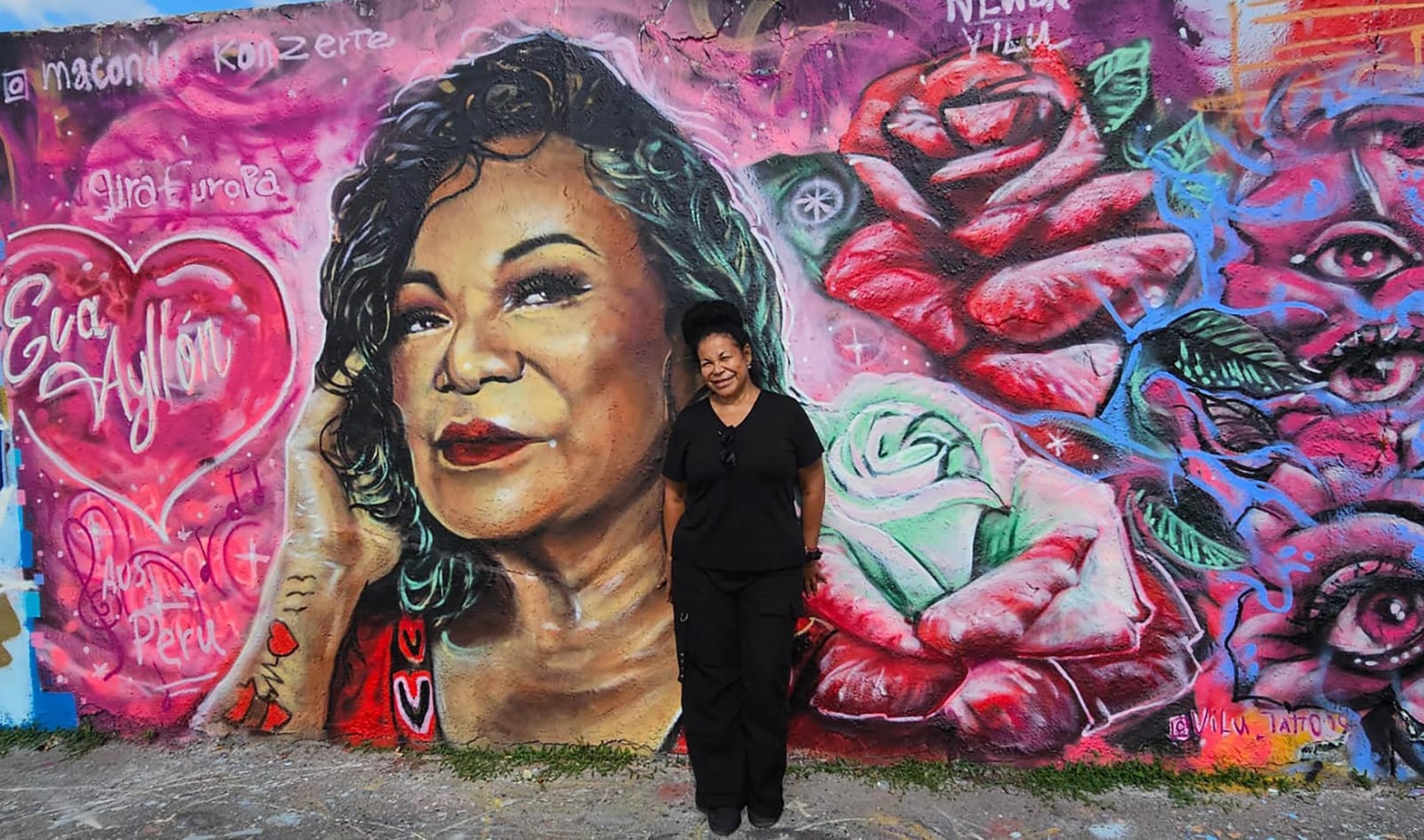 Eva Ayllón en Berlín: Cantante se emociona al visitar su grafiti