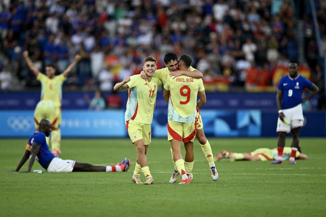 España le ganó 5-3 a Francia y logró el oro en el fútbol masculino