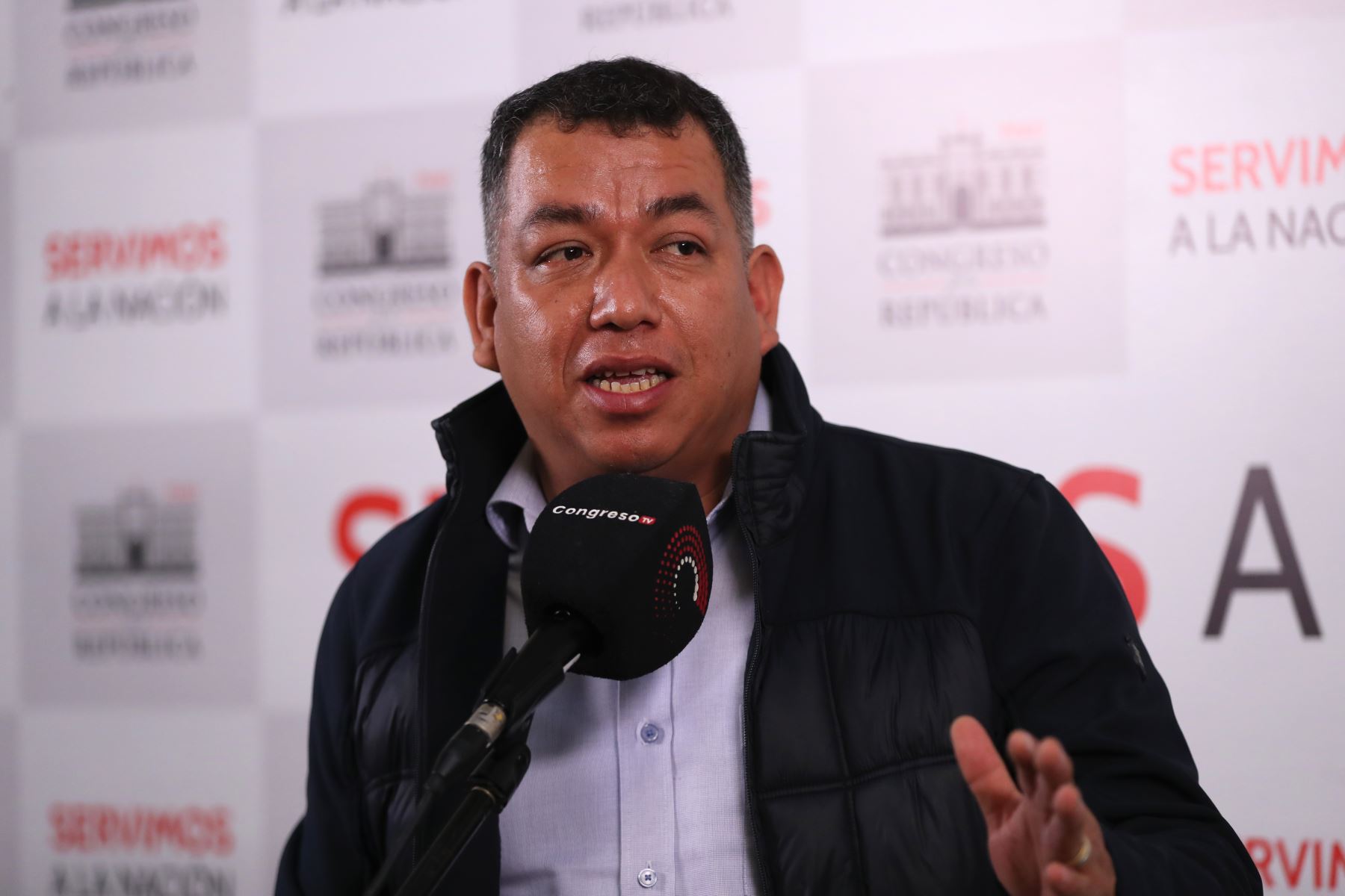 Darwin Espinoza se incorpora a la bancada de "Podemos Perú"